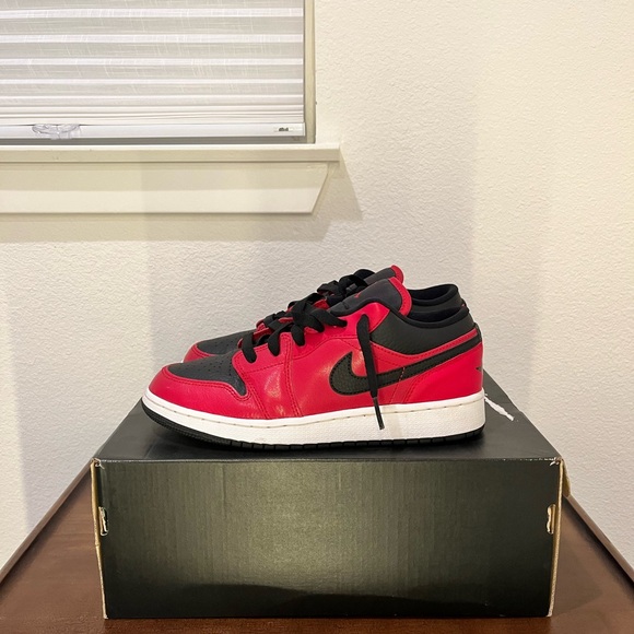 Jordan 1 low gym red size 5.5 Lightly worn. - Picture 5 of 6